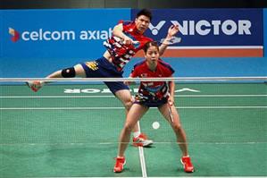 Huat - Shevon đóng cặp trong vòng bán kết tại Singapore
